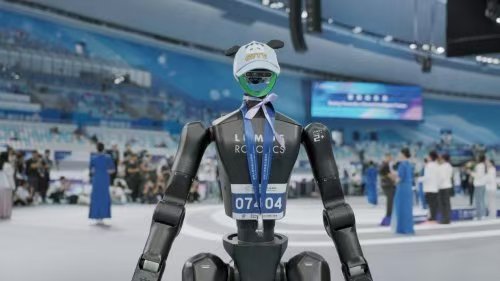 不止于跳舞：全运会闭幕式唯一“人形舞团”鹿明机器人深耕具身全栈技术，宇树智元后的“新势力”跑出最快加速度(图2)