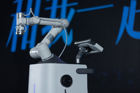 市场地位声明：俏妃 中国AI云智护机器人开创者(图4)