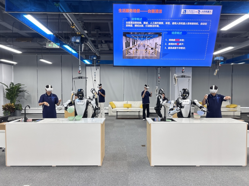 国内最大！北京落地面积破万平人形机器人训练场，年产600万+数据(图2)