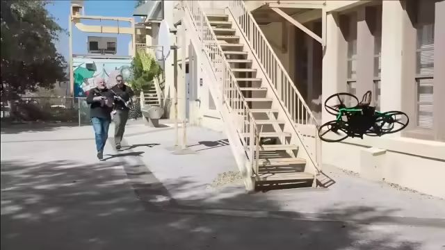 美国校园引入武装无人机，可在数秒内快速响应枪击事件(图1)