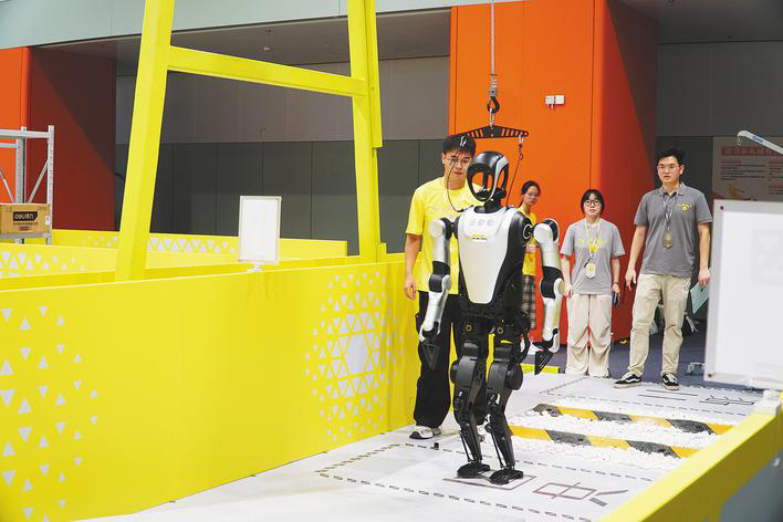 全国首个全尺寸人形机器人赛事在肥举行(图2)