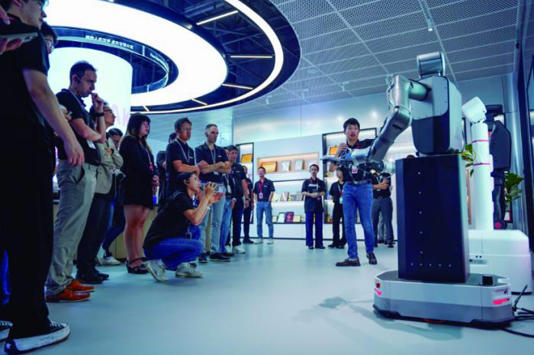 具身智能“变身” 非人形机器人抢滩工业场景(图2)