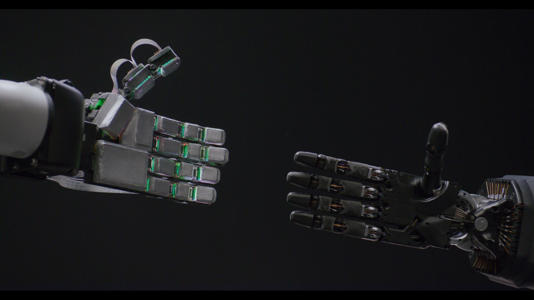 我国科研团队成功研制“全手触觉机器人仿生手”(图1)