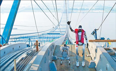 国产人形机器人走上全球最长猫道(图1)