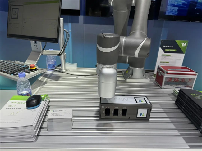 达明机器人联合海峡经济科技合作中心亮相2025 WAIC 世界人工智能大会(图4)