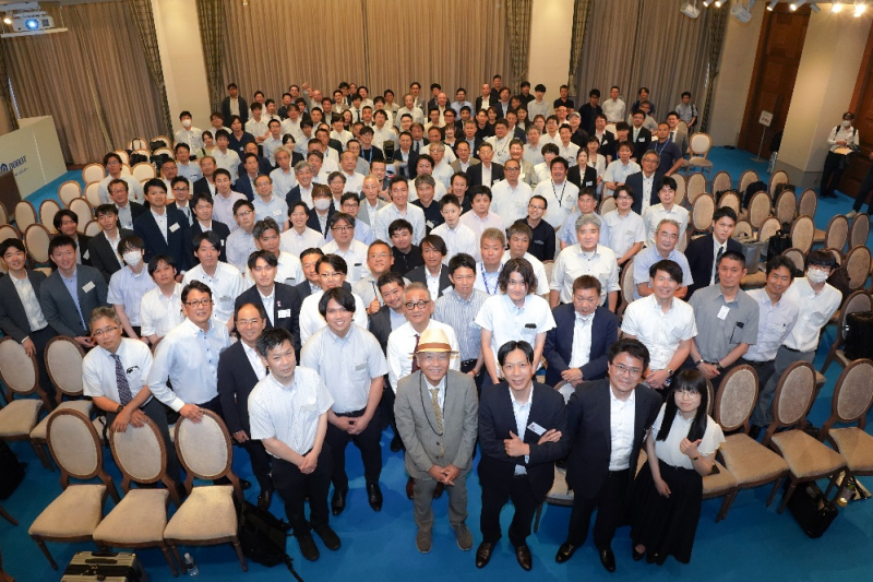 越疆科技于日本名古屋首发新品，人形机器人全球量产交付(图1)