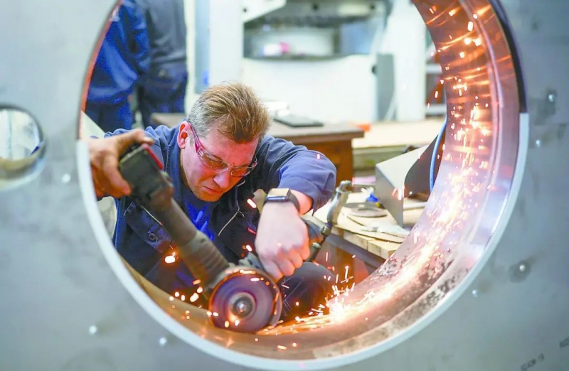 投入3000多亿卢布，同步发展科学研究，机器人助力俄机床制造业飞跃(图1)