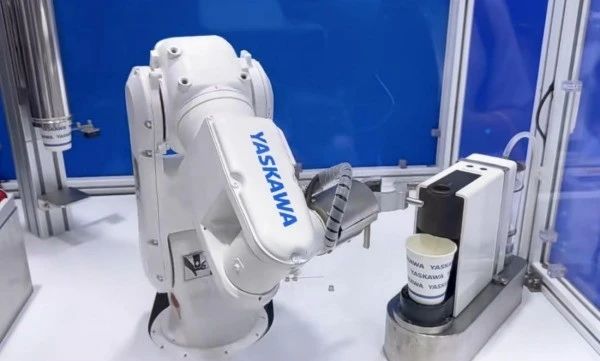 工业巨头深圳大秀实力！机器人乐队燃爆现场，1吨重载SCARA重磅亮相(图3)