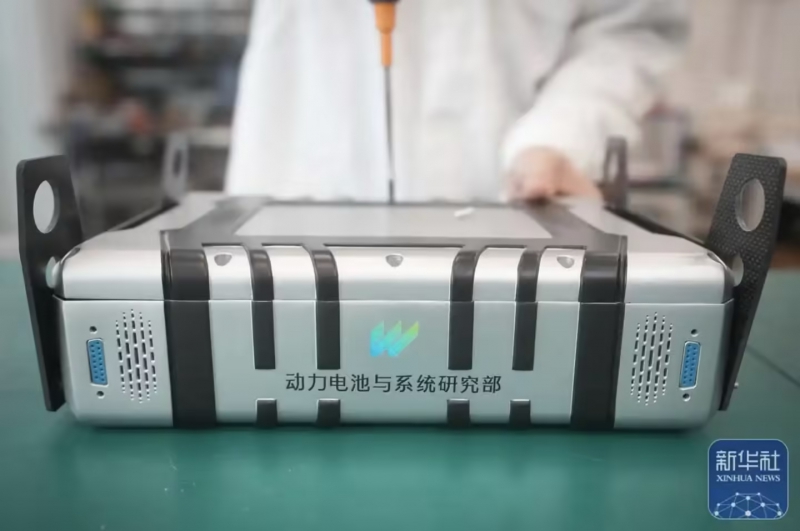 中科院大连化学物理研究所公布新型“超低温高比能锂电池”，-36℃环境成功起飞六旋翼无人机(图1)