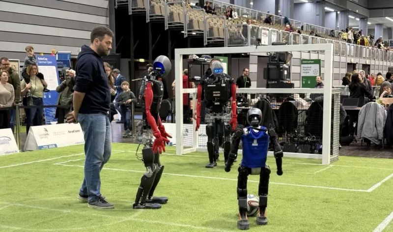 超越男足！国产人形机器人 9:0 夺冠 RoboCup 德国公开赛(图1)