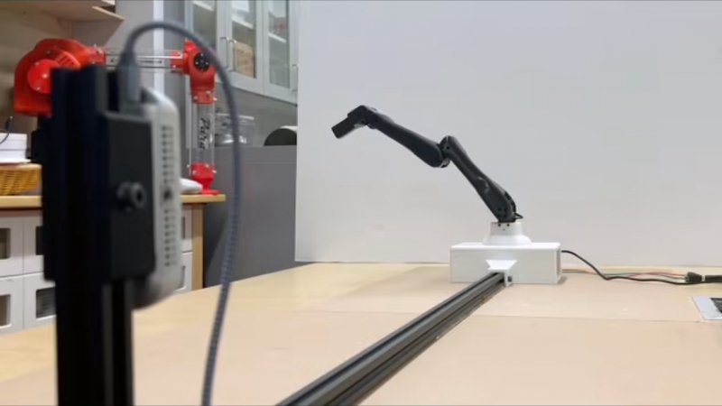 科学家最新研究：让机器人通过“照镜子”实现自我认知突破(图1)