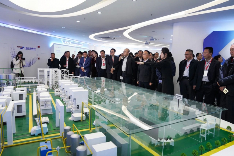 拓斯达智能双臂机器人亮相广东民营经济“新春第一会”(图5)