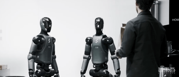 Figure发布VLA模型Helix：一句话指令，人形机器人协作干家务(图1)