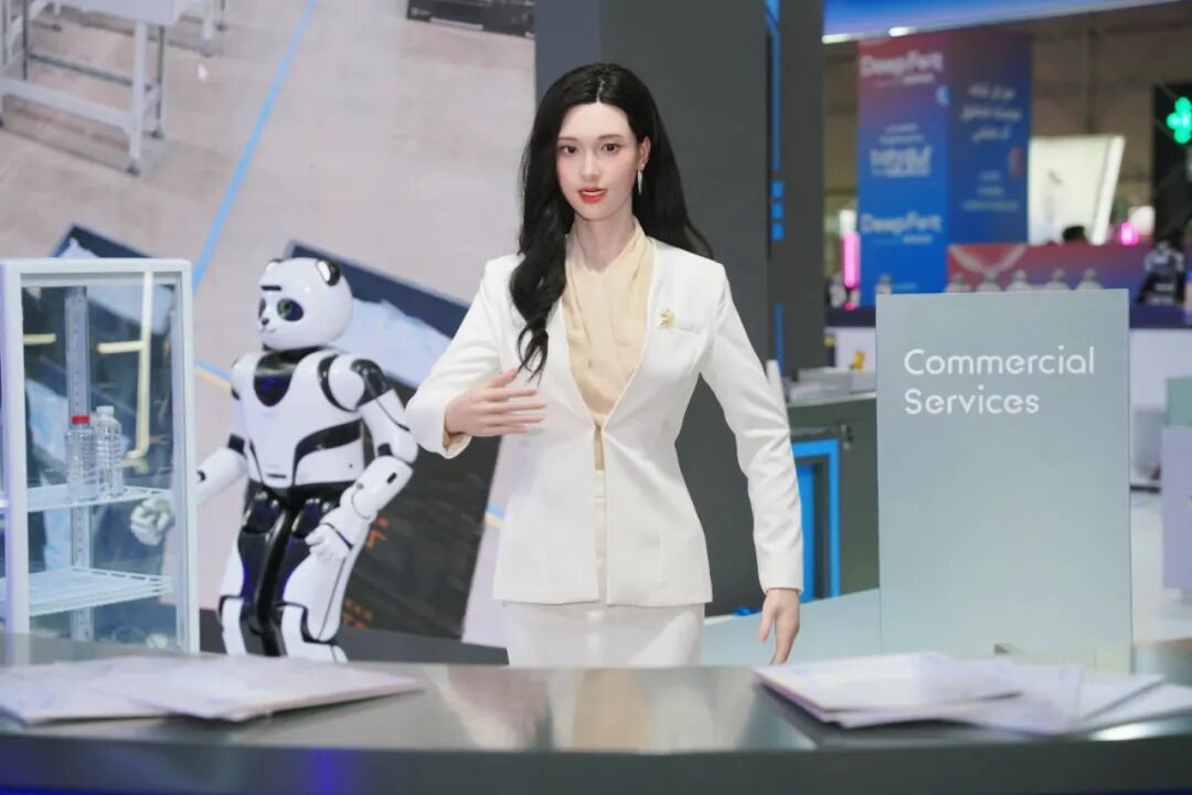 加码中东！优必选人形机器人亮相沙特LEAP 2025(图5)