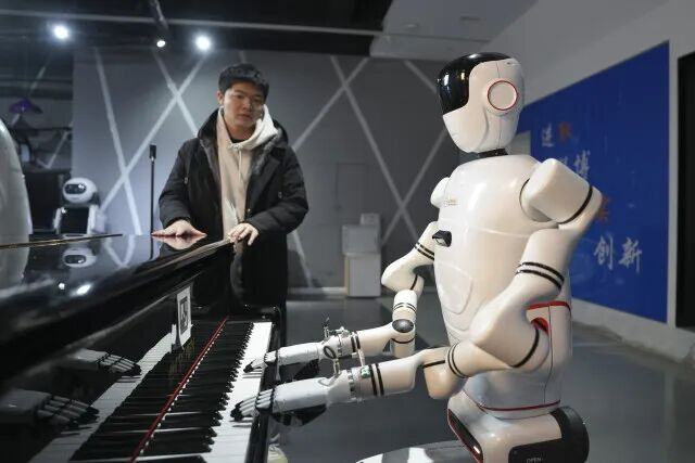 湖南首台人形机器人来了(图2)