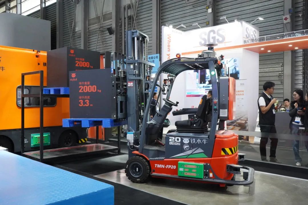 圆满收官CeMAT | 铁木牛以机器人产品与技术推动数智化变革 引领物流搬运新生态(图3)