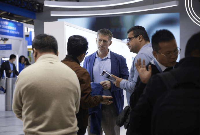 科沃斯携商用清洁机器人新品DEEBOT PRO K1 VAC重磅亮相2024 CCE清洁展！(图5)