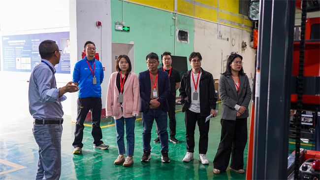 团体标准《激光雷达3D SLAM无人叉车技术规范》讨论会顺利举行(图1)