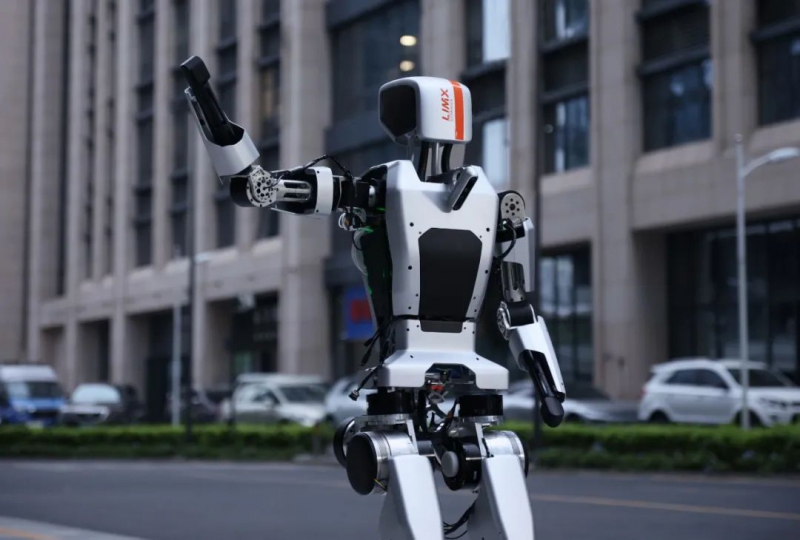 又一款新品惊艳面世，人形机器人交出圆满年终成绩单(图1)