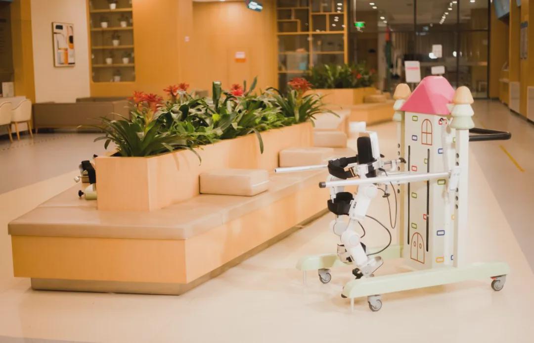 拿下关键融资！这家成都机器人公司正将“脑机接口+外骨骼”带入市场(图4)